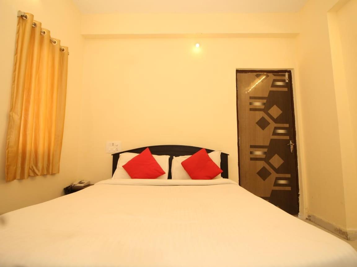 Pearl Suites, Tirupati Esterno foto
