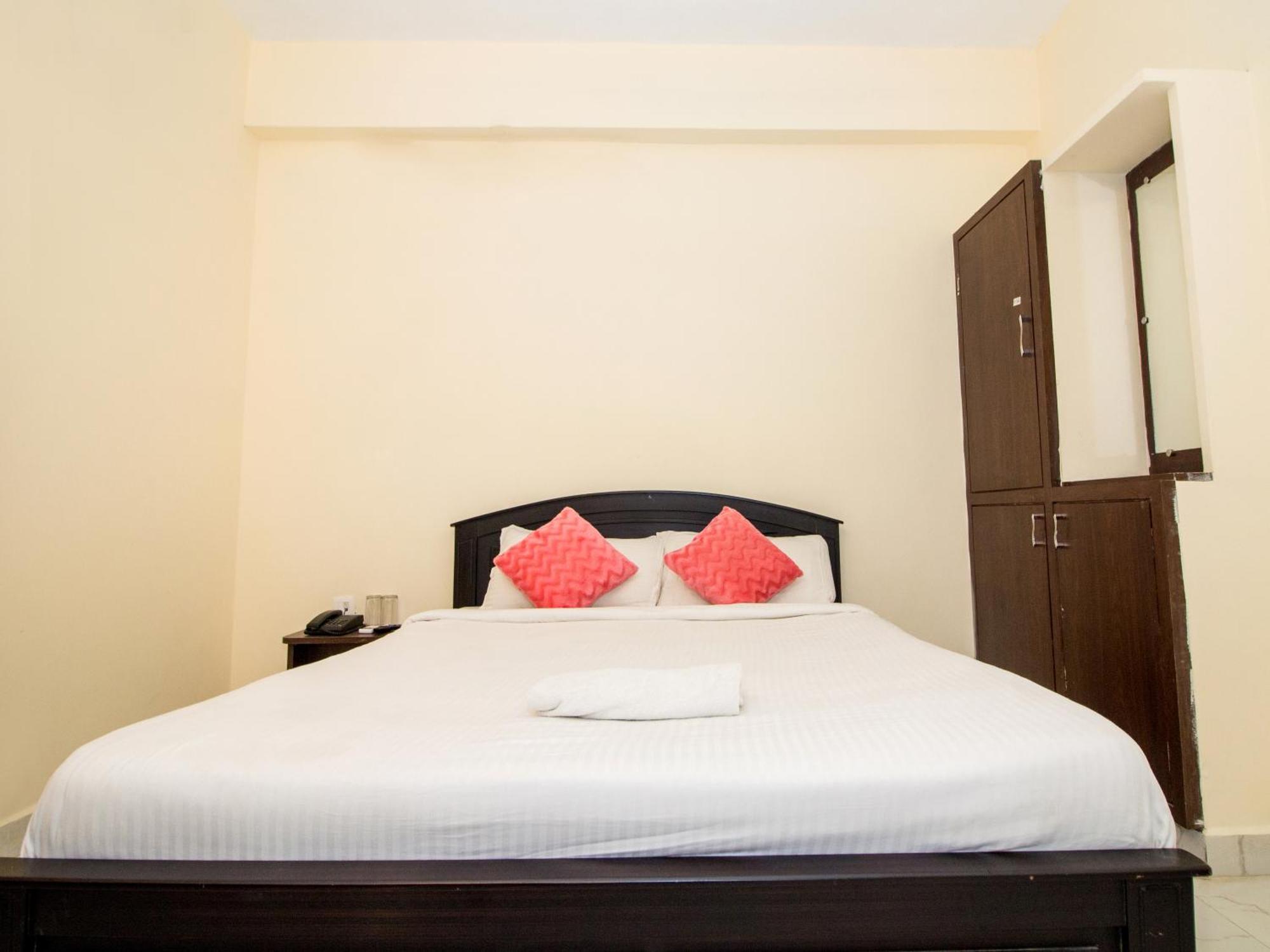 Pearl Suites, Tirupati Esterno foto
